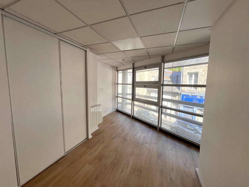 Bureau - 79 m² - 5 pièces