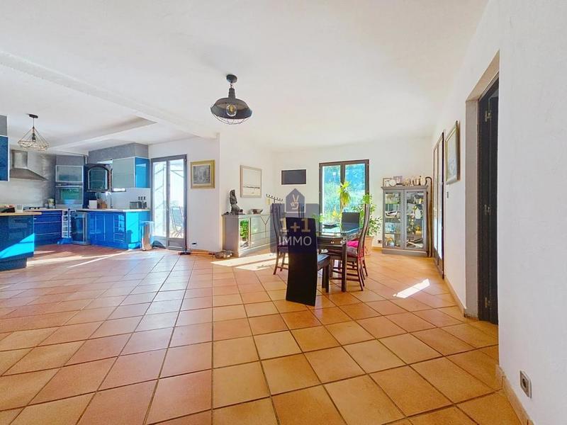 Villa - 178 m² - 6 pièces