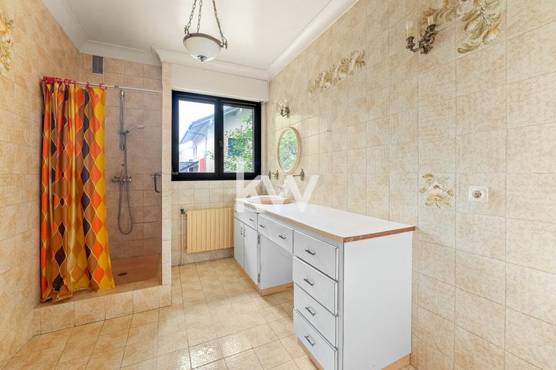 Maison - 424 m² - 9 pièces