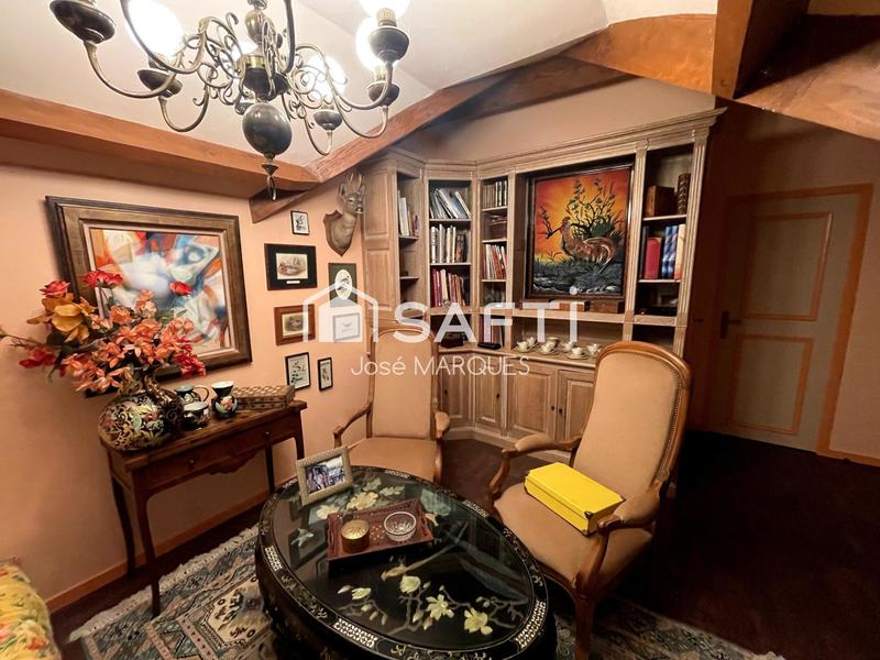 Maison - 266 m² - 7 pièces