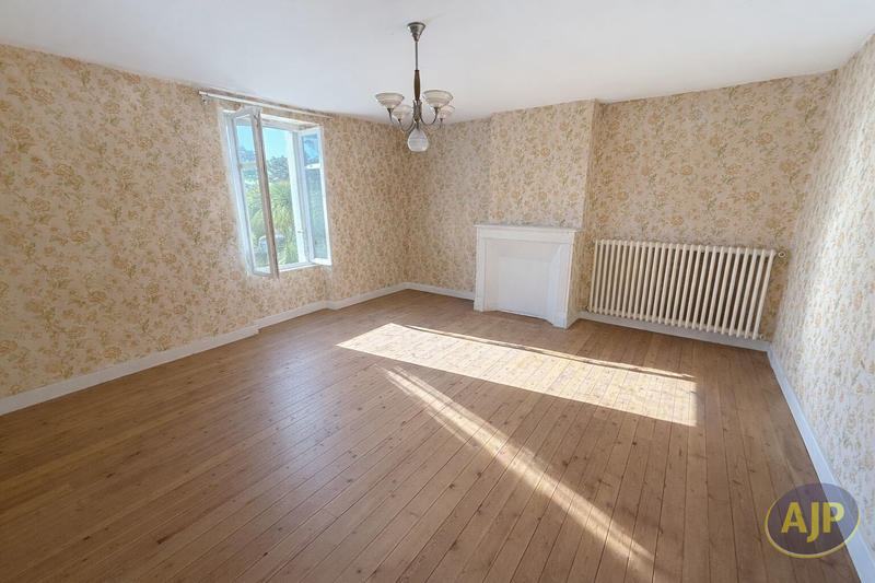 Maison - 177 m² - 9 pièces