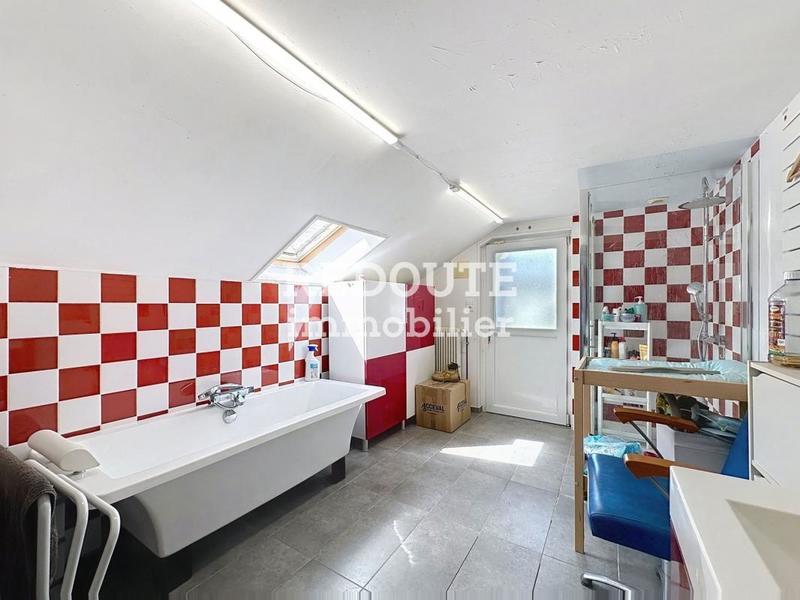 Maison - 199 m² - 7 pièces