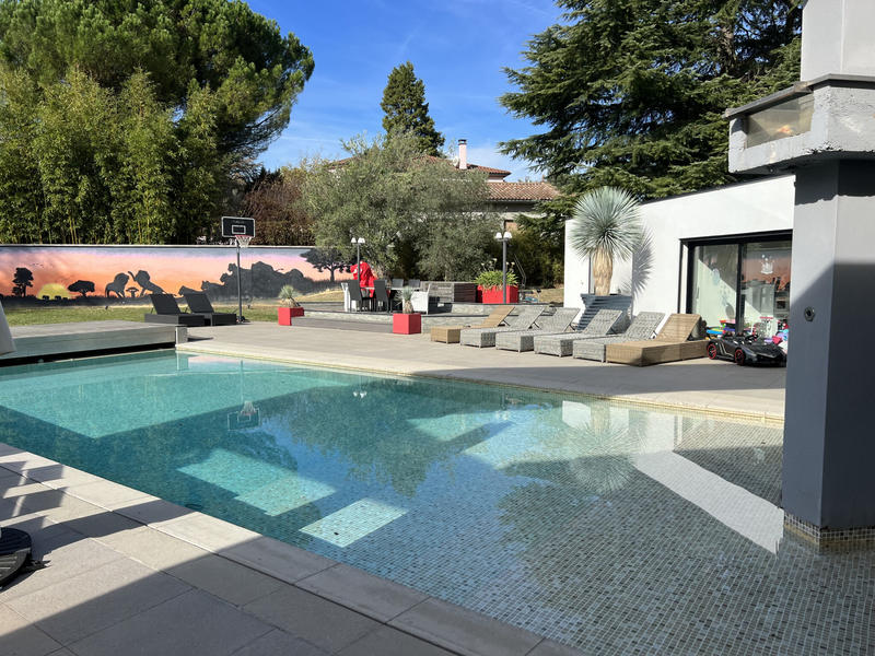 Maison - 350 m² - 8 pièces