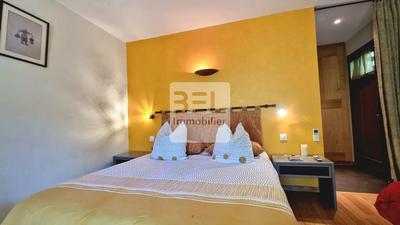 Propriété - 750 m² - 25 pièces