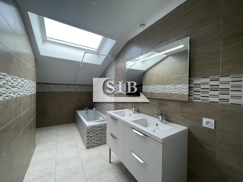 Maison - 108 m² - 5 pièces