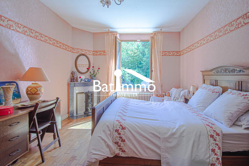 Maison - 180 m² - 7 pièces