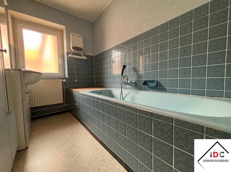 Maison - 202 m² - 6 pièces