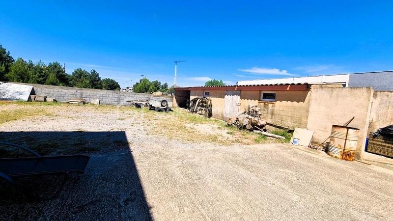 Parking / Garage - 620 m²