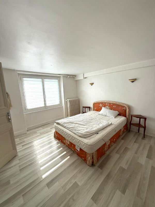 Maison - 145 m² - 8 pièces