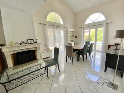 Maison - 157 m² - 7 pièces