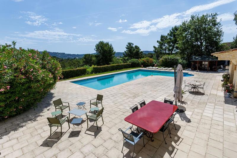 Maison - 294 m² - 5 pièces