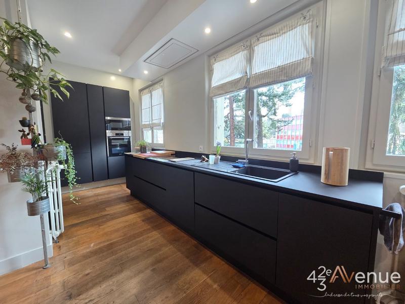 Appartement - 128 m² - 5 pièces