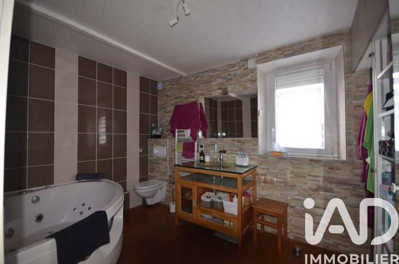 Maison - 180 m² - 5 pièces