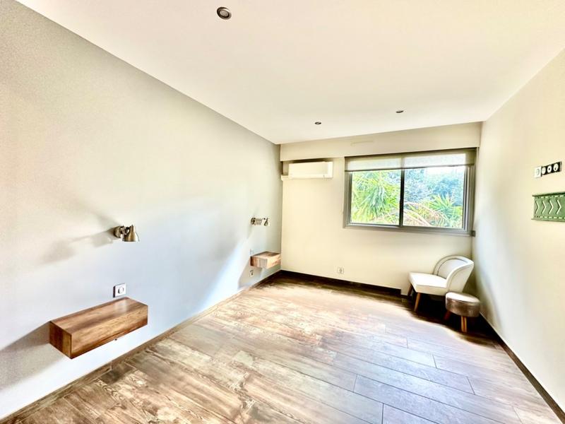 Appartement - 180 m² - 5 pièces