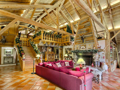 Châlet - 585 m² - 11 pièces