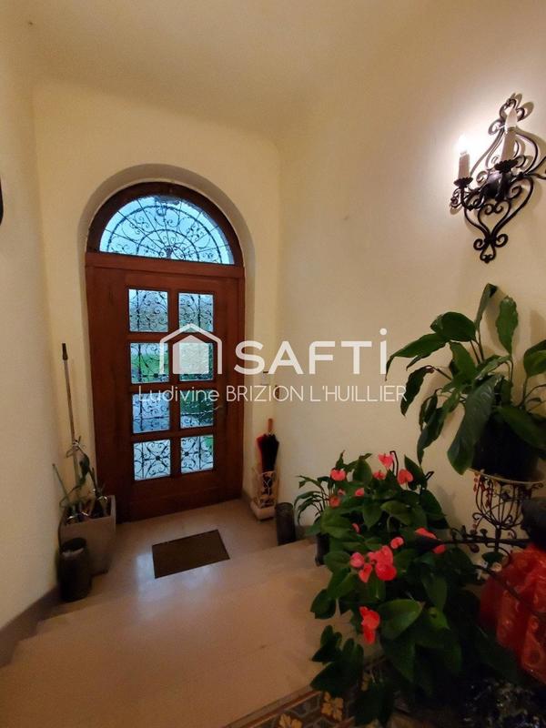 Maison de maîtres - 316 m² - 11 pièces