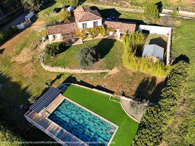 Maison - 174 m² - 7 pièces