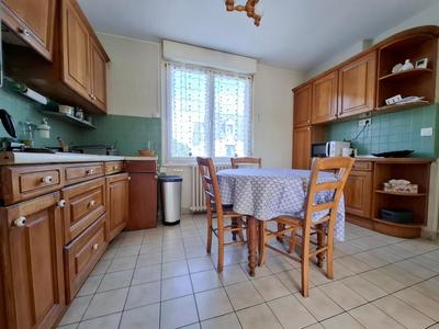 Maison - 97 m² - 4 pièces