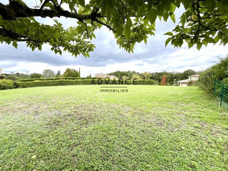 Terrain constructible - 1 200 m²