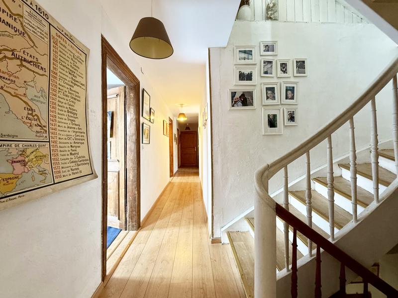 Maison ancienne - 207 m² - 8 pièces