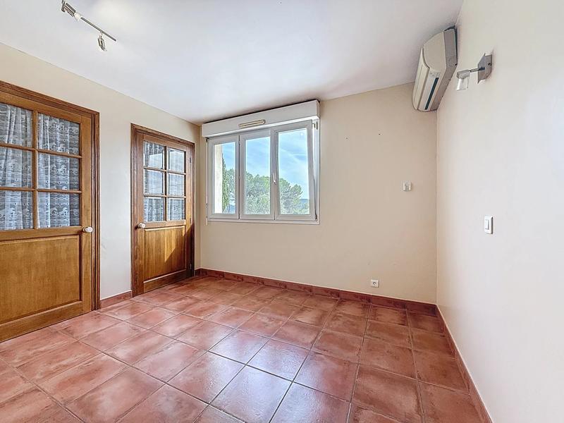 Maison - 261 m² - 11 pièces