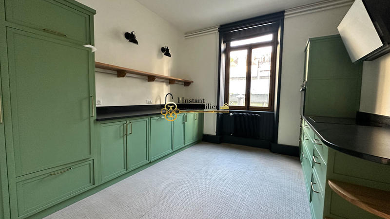 Appartement - 190 m² - 7 pièces