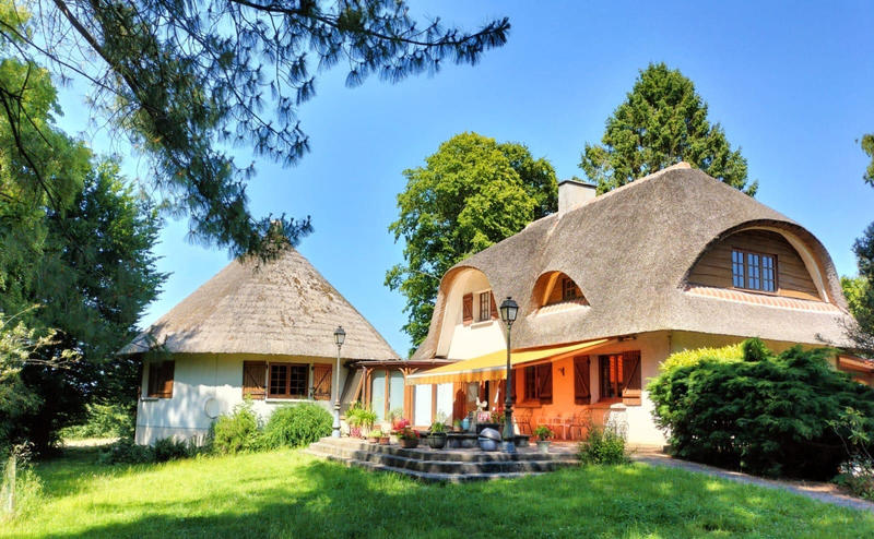 Maison - 260 m² - 10 pièces