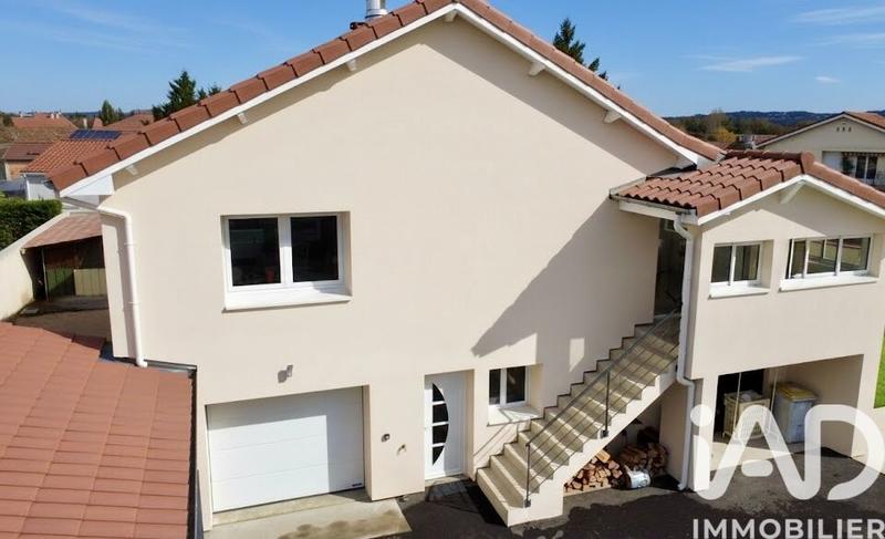 Maison - 231 m² - 9 pièces