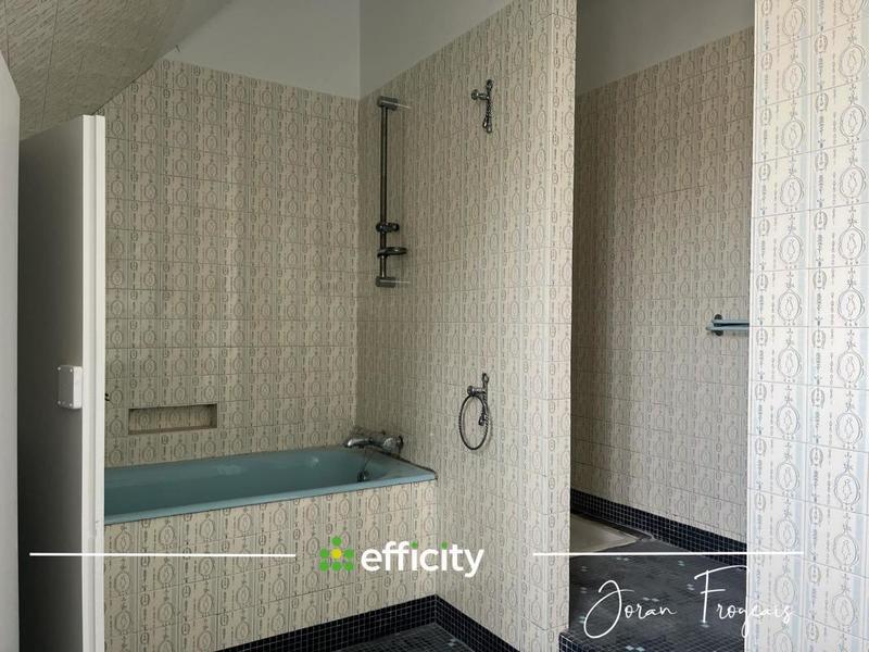 Maison - 180 m² - 10 pièces