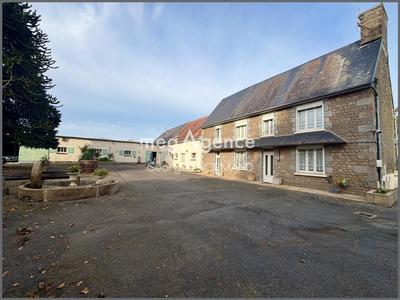 Maison en pierre - 317 m² - 15 pièces