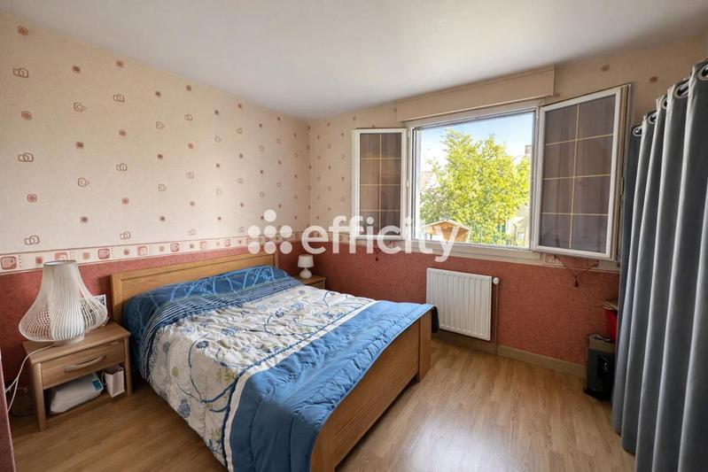 Maison - 140 m² - 8 pièces