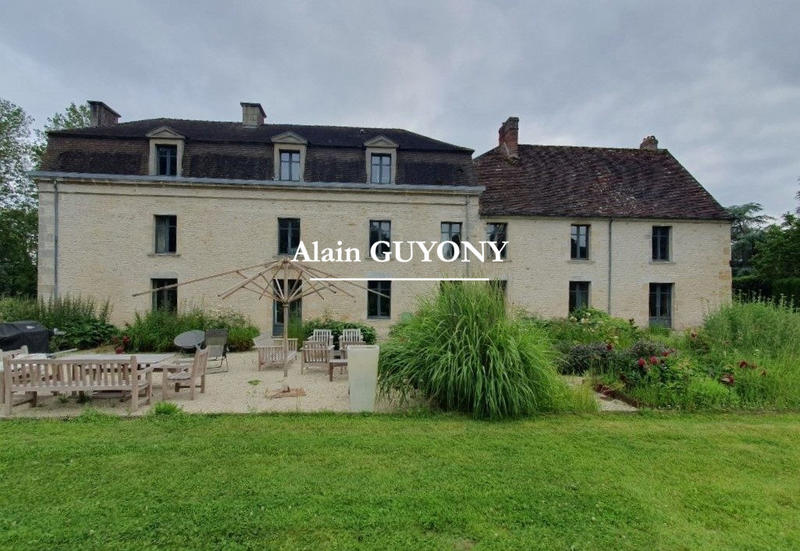 Maison - 714 m² - 21 pièces