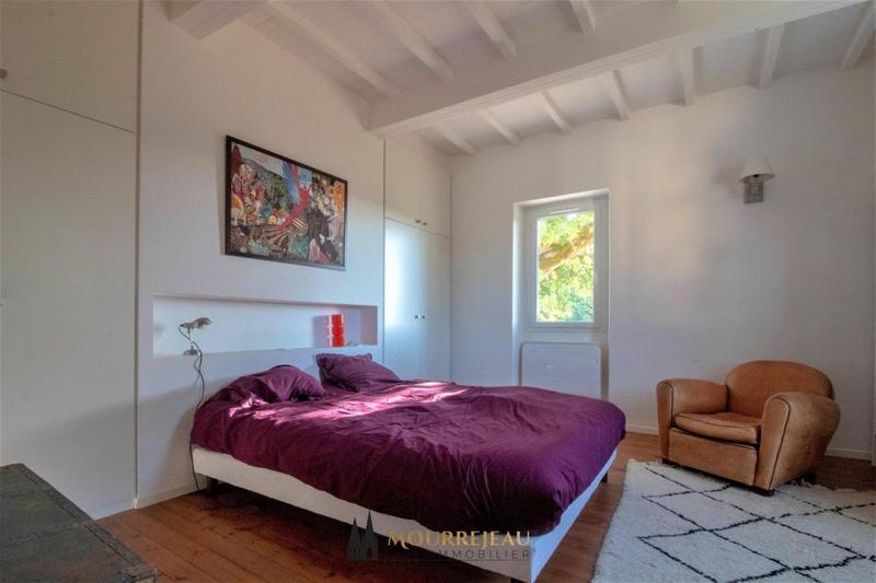 Propriété - 260 m² - 11 pièces