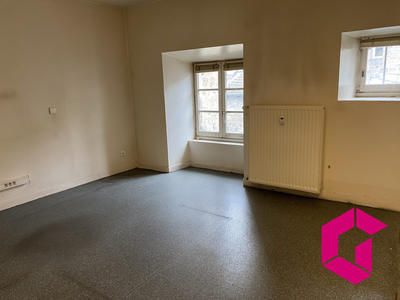 Local commercial - 99 m² - 6 pièces