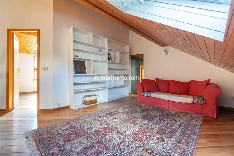 Maison - 250 m² - 10 pièces