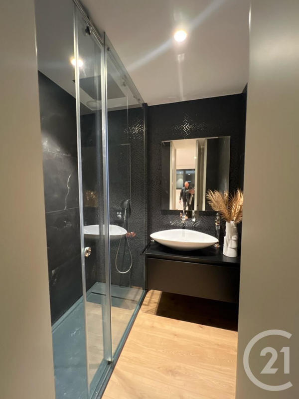 Maison - 202 m² - 5 pièces