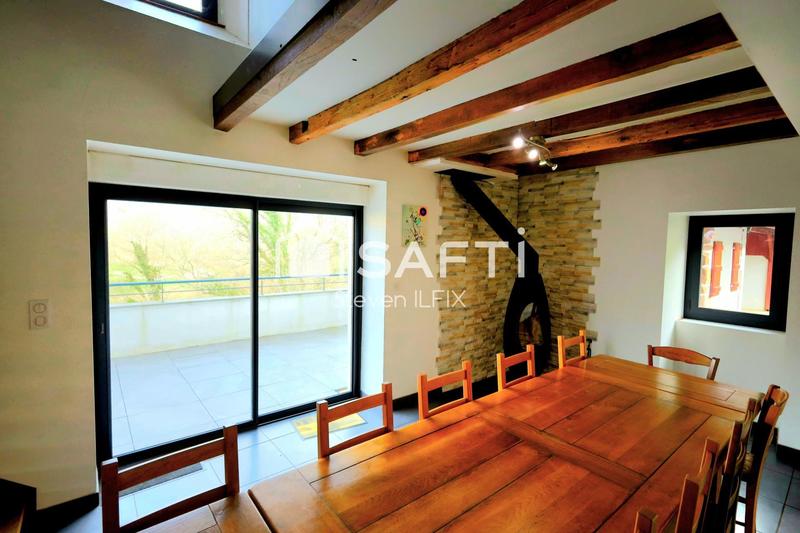 Maison - 240 m² - 6 pièces