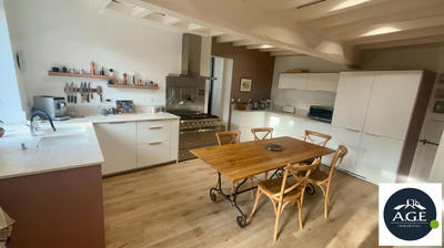 Maison - 200 m² - 5 pièces