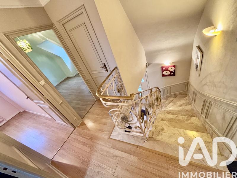 Maison - 140 m² - 6 pièces