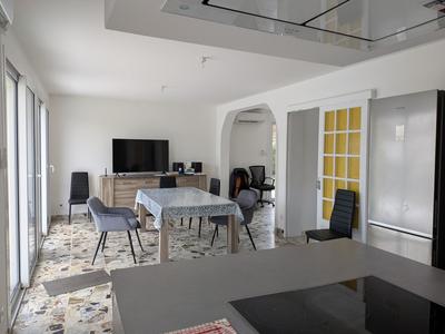 Maison - 104 m² - 4 pièces