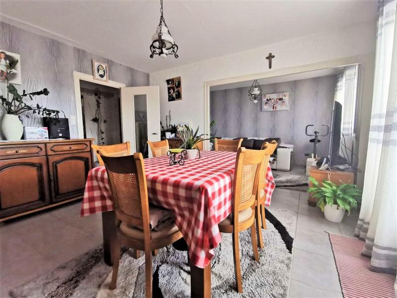 Appartement - 98 m² - 6 pièces