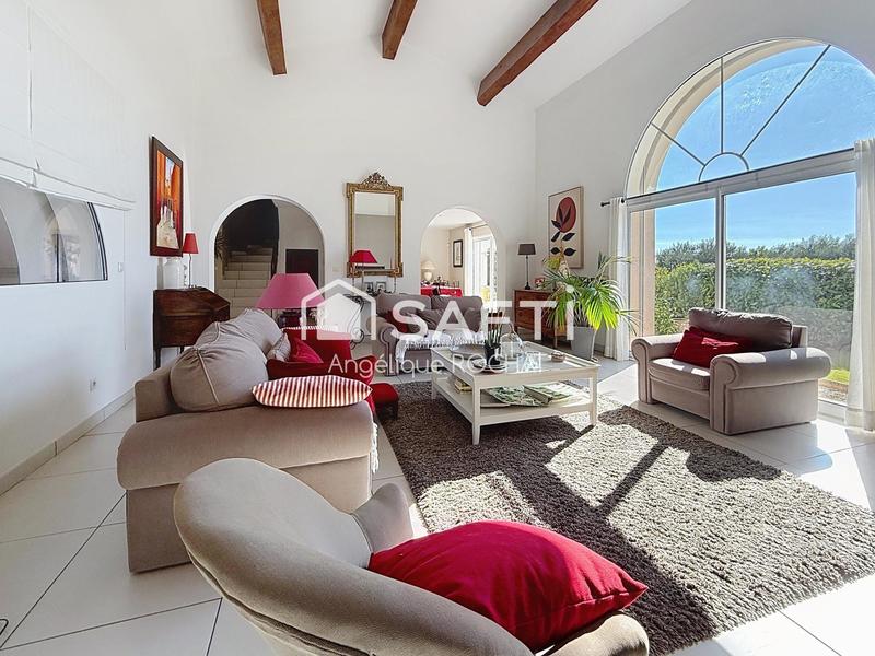 Maison - 206 m² - 6 pièces