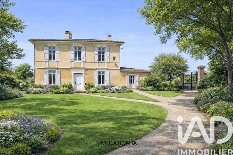 Maison - 460 m² - 10 pièces
