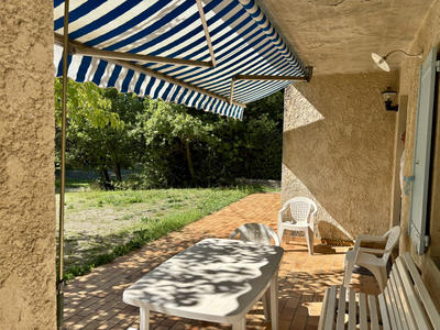 Villa - 180 m² - 8 pièces