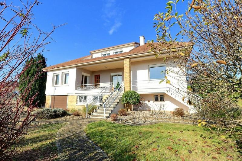 Maison - 184 m² - 8 pièces