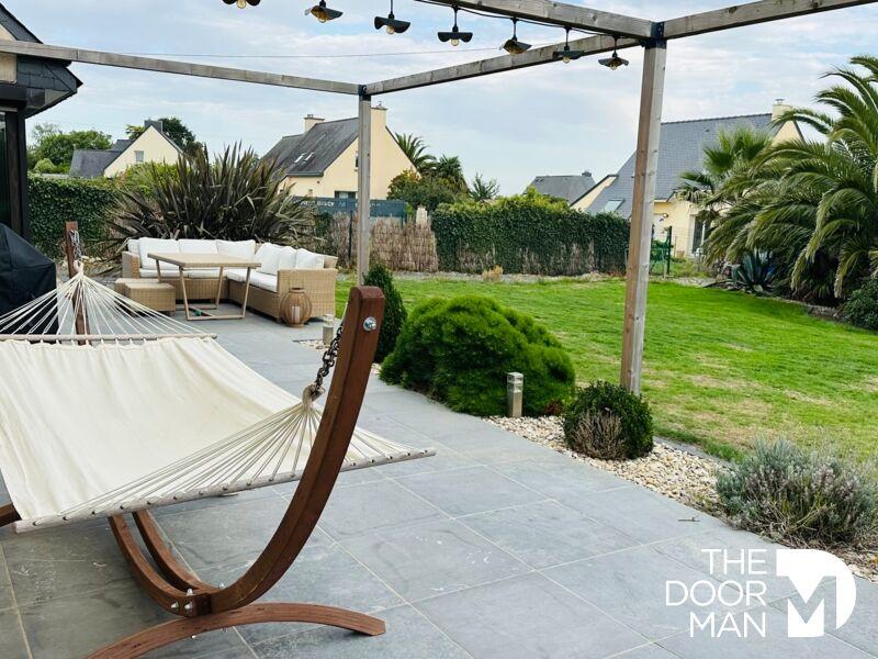 Demeure - 255 m² - 6 pièces