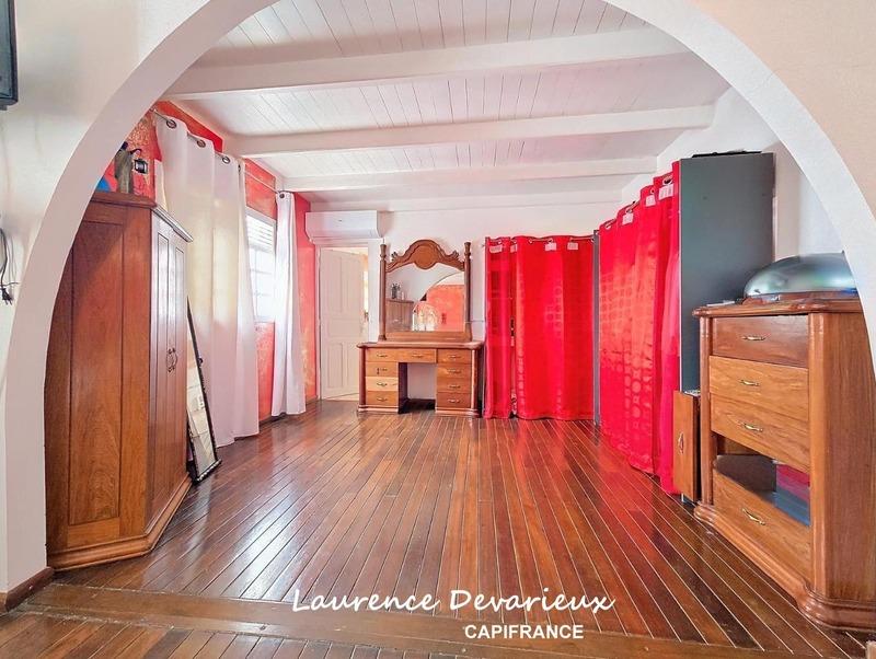 Maison - 200 m² - 5 pièces