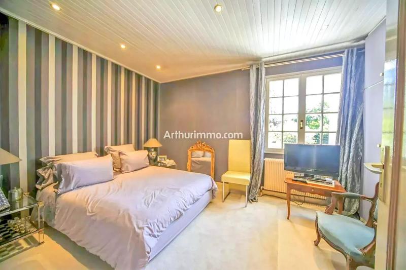 Maison - 189 m² - 7 pièces