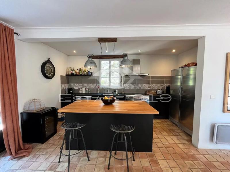 Villa - 210 m² - 7 pièces