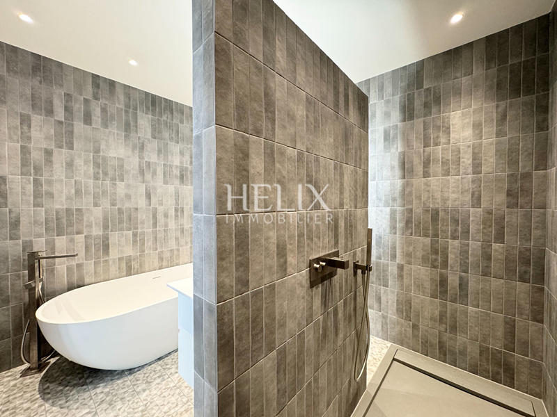 Appartement - 99 m² - 4 pièces